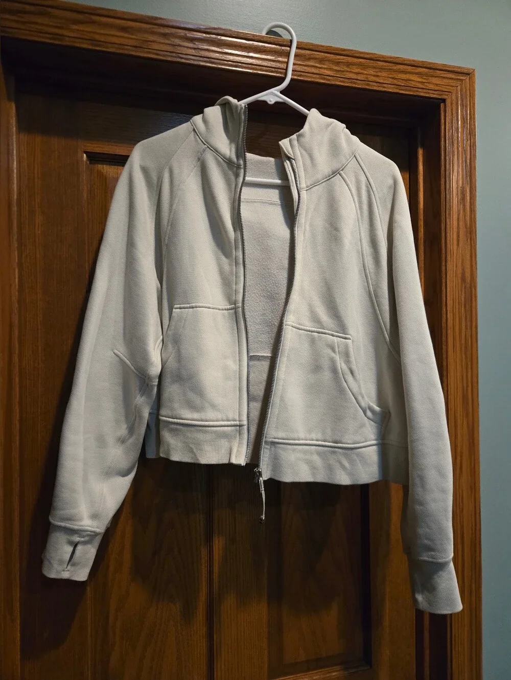 Lululemon athletica, Scuba, Light Cream Zip Hoodie